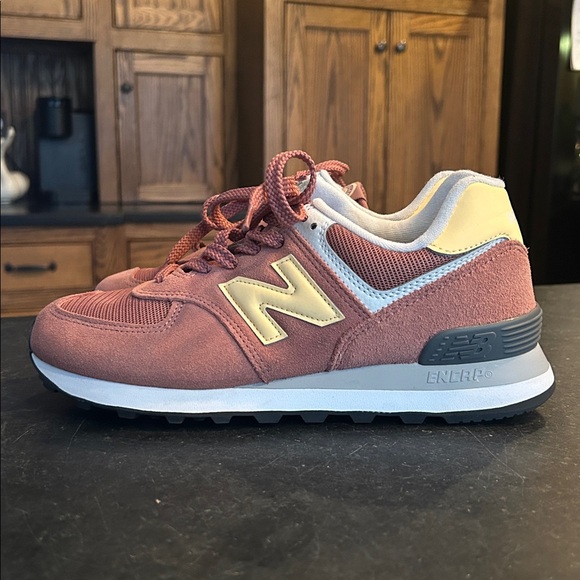 New Balance 574 Sneakers in Astral Glow Pink Butter Yellow Shoes Women’s size 8 - Picture 7 of 10